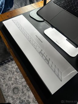 Apple bezdrátová klávesnice s numerickou A1843 - 2