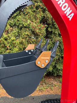 Bagr CR26C s vyhřívanou kabinou, 2,5 t, Kubota motor - 2