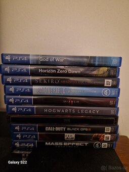 Playstation 4 pro 1 tb + hry - 2