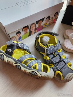 Chlapecké sandálky UMBRO vel. 29 - 2