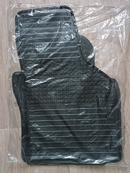 Gumové koberce Octavia II-přední, originál - 2