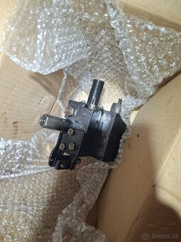 Hydraulika zetor crystal, rozvaděč - 2