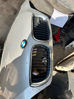 Kapota a přední světla BMW E46 - 2