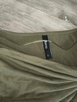 Dámské tričko vel. L - 2