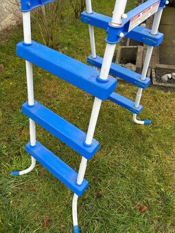 Schody do bazénu - 2