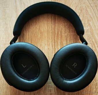 Sennheiser Momentum 4 - 2