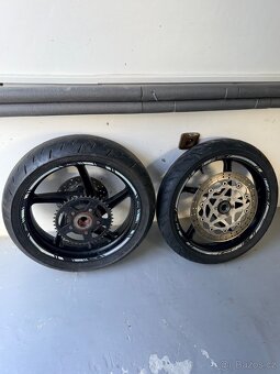 Supermoto kola R17 - 2