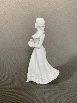 Royal Dux Porcelánová soška Květinářka 18 cm - 2