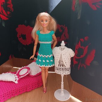 Barbie - obleček zelený - 2