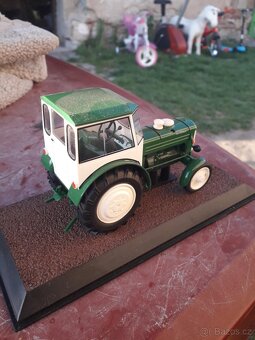 Staré retro autíčko, traktor ZETOR 50 SUPER-1966, měřítko 1: - 2