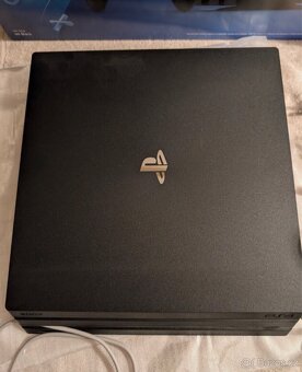 Playstation 4 PRO 1TB - 2