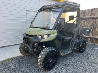 Can-am,pouze najeto 886km,12/2023,spz - 2