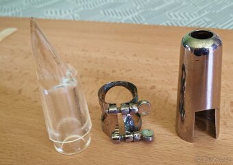 Hubička JAR (alt saxofon) + ligatura + klobouček - 2