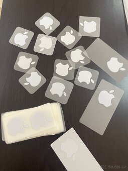 Orginální apple nálepky 132ks - 2