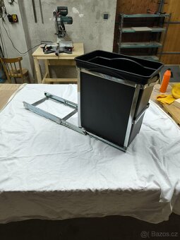 Simplehuman Vestavný koš 30l - 2
