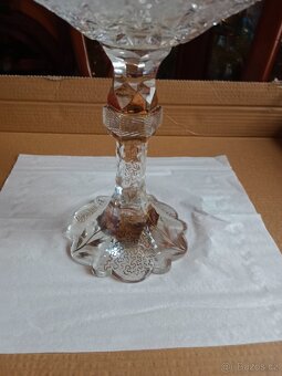 Krásná stará broušená mísa na malované nožce, - 2