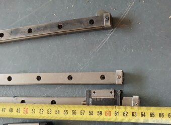 3x Lineární vedení s vozíky - 2