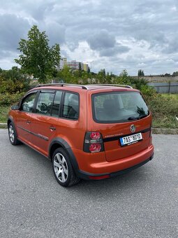 VW Touran CROSS /1,4i Tsi/ xenon/ 179000km/ 6ti rychl./ - 2
