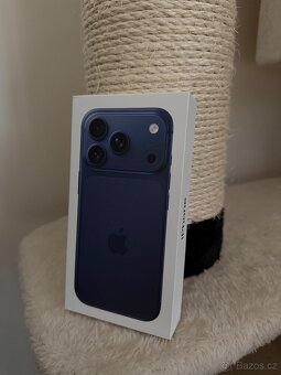 Apple iPhone 17 Pro 512GB modrý - 2
