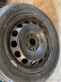 Plechové disky 16” 5x112 a zimní pneu 205/55/R16 - 2