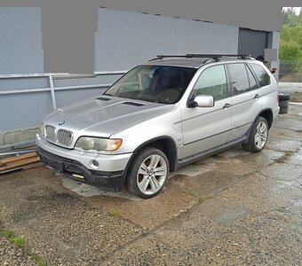 BMW E53 X5 4.4i - 2