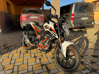 KTM Duke 125, 33tkm, rok 2017 - 2
