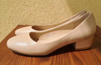 Béžové lodičky velikost 37 - 2