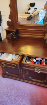 skřinka se zrdcadlem - 2