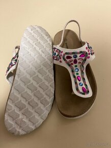 Prodám dívčí sandálky ala žabky vel. 35 - 2