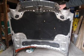 Mercedes W210 přední kapota - 2