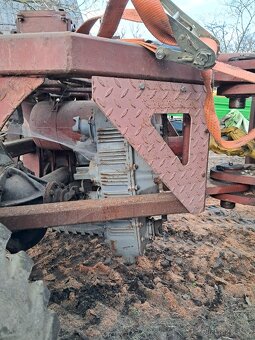 Kloubový malotraktor - 2