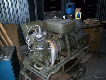 PRODÁM   motorové  pístové  čerpadlo - 2