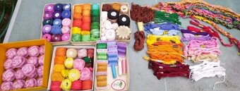 Háčkovací příze a bavlnky - mix barev - 2