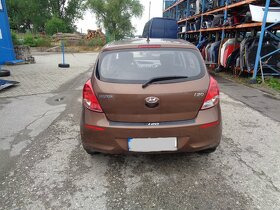 Hyundai i20 1,2i , 62,5kw, Rozprodám na náhradní díly - 2