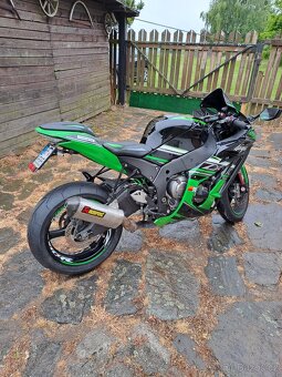 Kawasaki Ninja ZX10R - 2