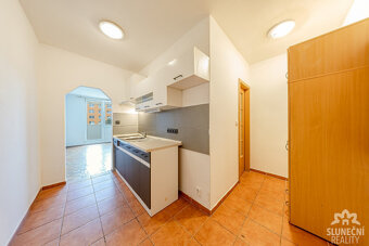 Pronájem bytu 1+kk, 29 m², ulice J. Valčíka, Otrokovice - 2