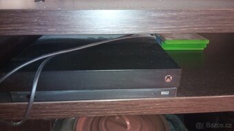 Xbox one x 1TB - 2