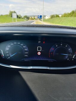 Peugeot 3008 Allure PureTech 1.2 96kW - 2