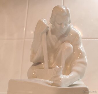Porcelánová plastika / socha RAKO? - 2