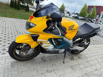 Honda CBR F4 - 2
