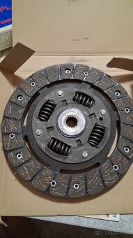 Prodám 2x spojkovou lamelu UNO,Punto,Bravo/a,Marea,Lancia Y - 2