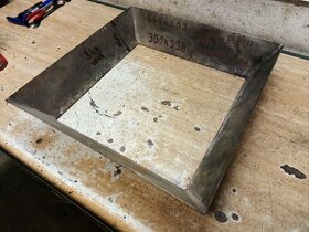 Komínová redukce nerezová +/-445x443 / 331x338mm, výška 88mm - 2