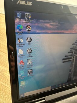 Notebook ASUS s grafikou nVidia a hrami - 2