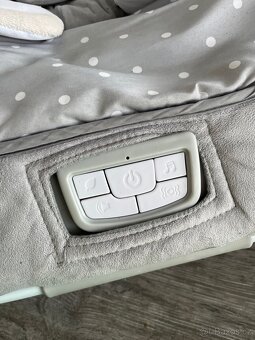 Vibrační a houpací lehátko Ingenuity - 2