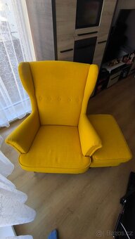 Křeslo ušák žlutý + taburet - IKEA Strandmon - 2699Kč - 2