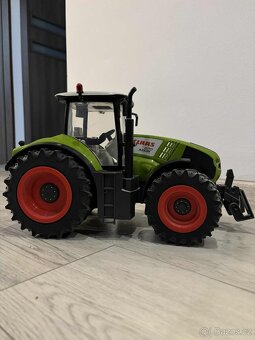 Traktor na dálkové ovládání zelený Claas Axion 870 RC - 2