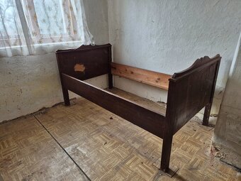 Retro kredenc - kuchyňská stěna, dřevěná postel - 2