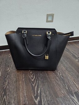 Cerna kozena kabelka Michael Kors - 2