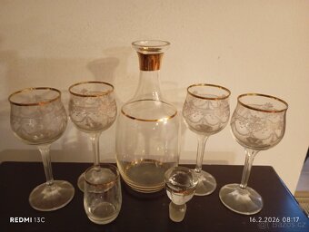 Starožitná láhev a5 skleniček - 2