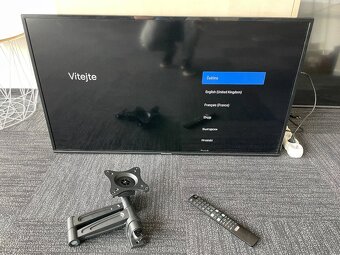 Smart TV Thomson + Držák na stěnu - 2